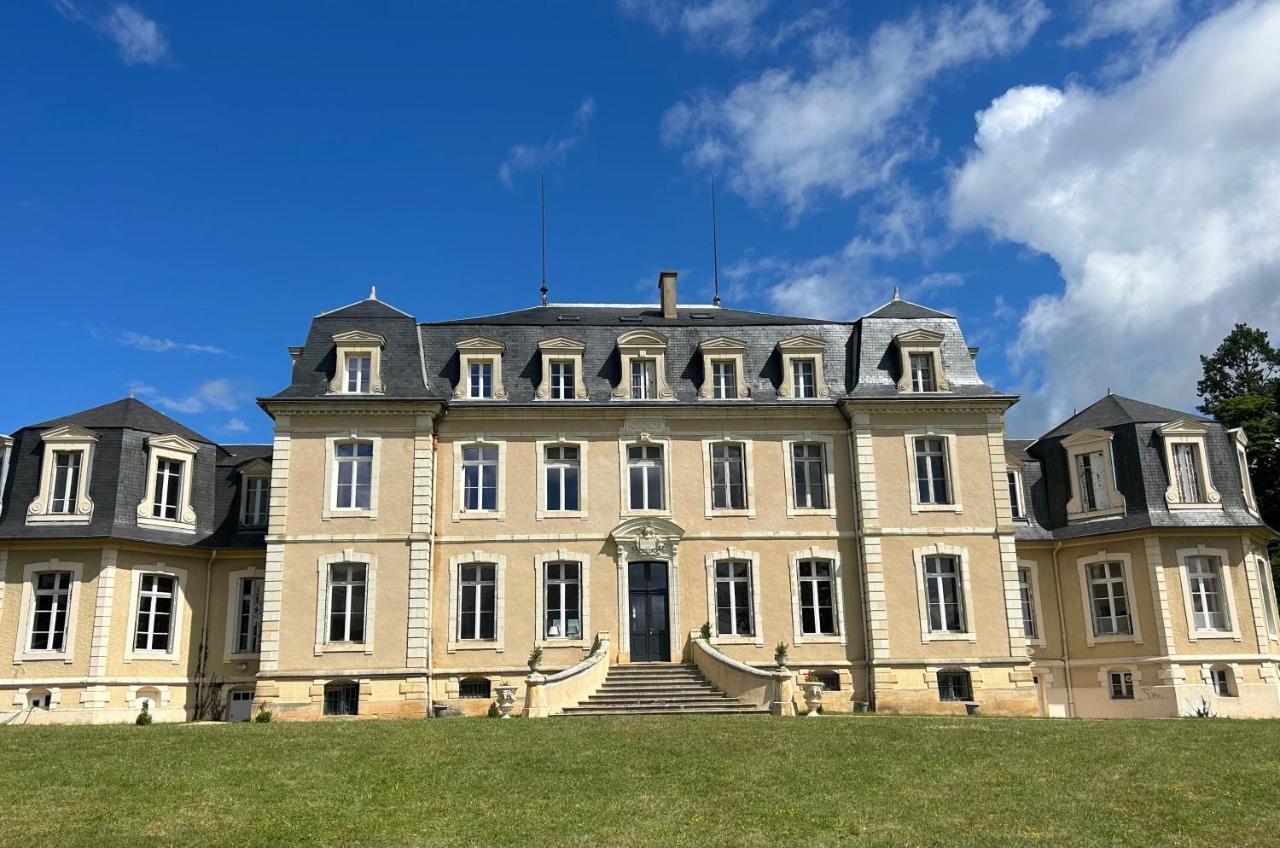 Du Campagnard Du Chateau De La Bouchatte * Chazemais